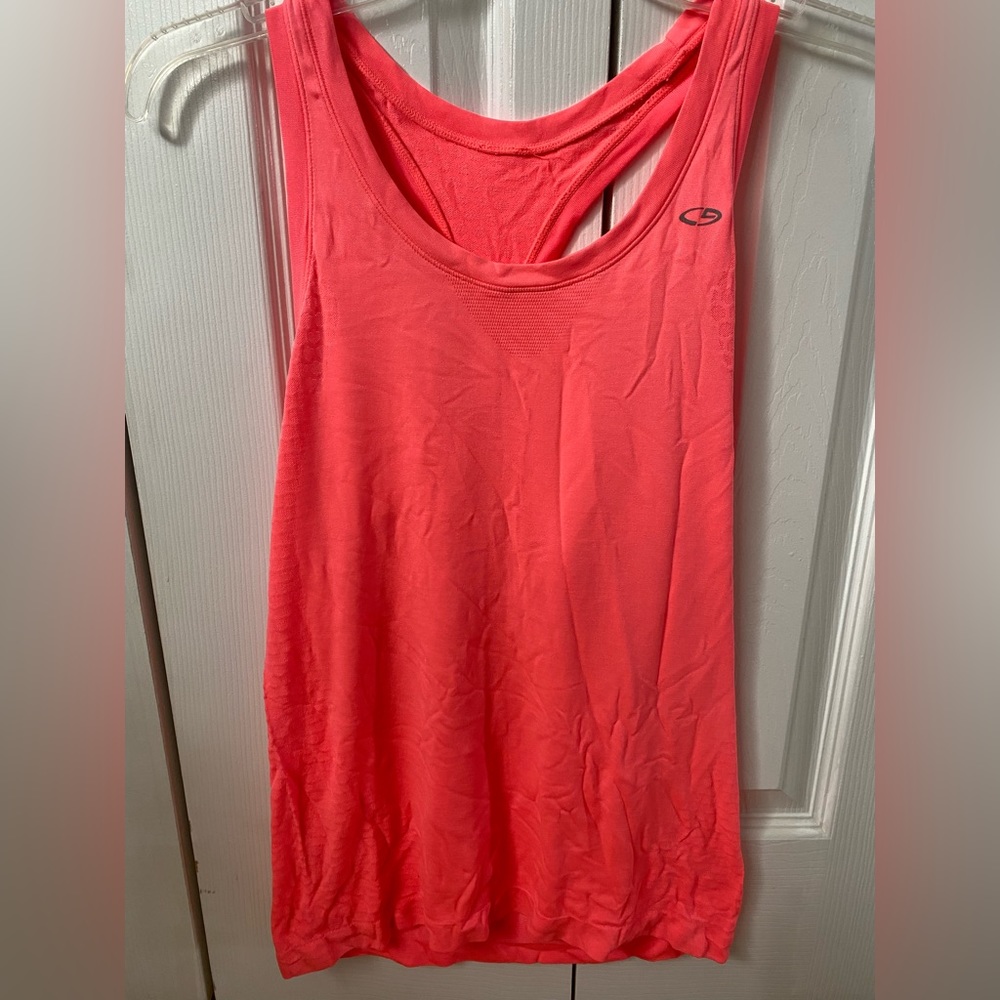 Pink razor back tee, full length